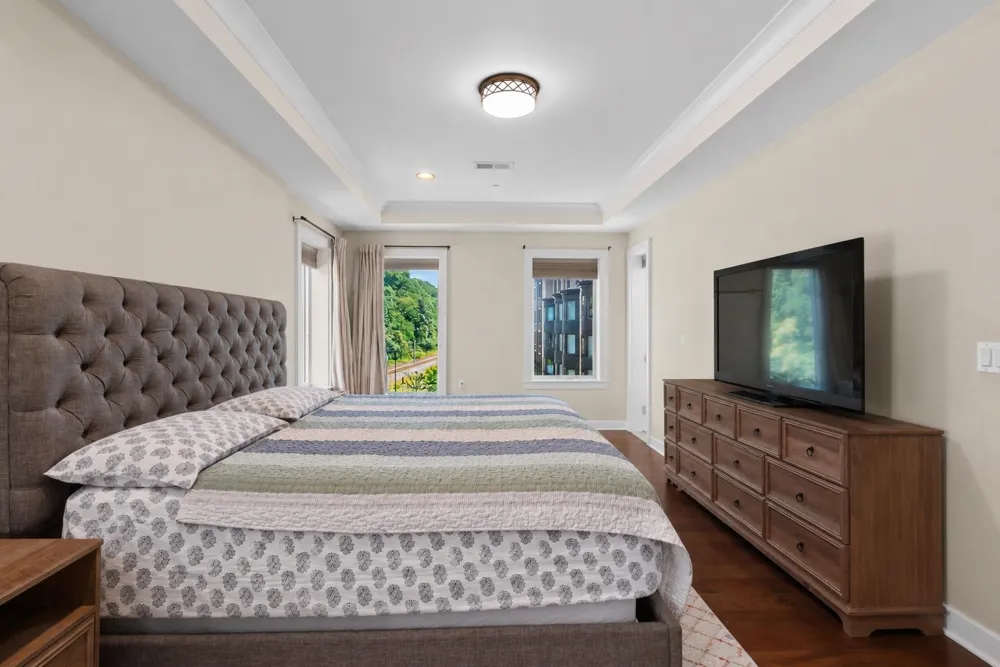 100 ETON ROW Weehawken, NJ 07086