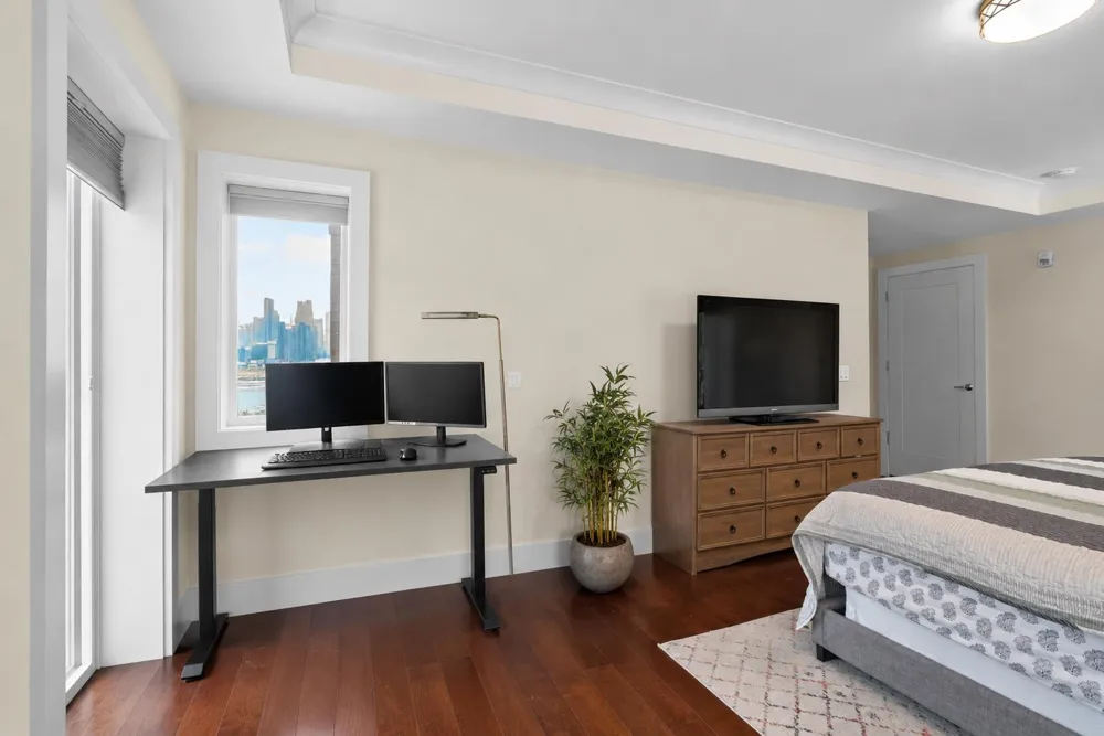100 ETON ROW Weehawken, NJ 07086