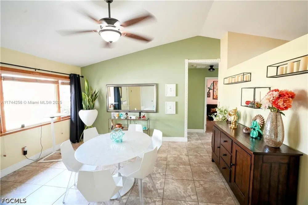 SE 8th Terrace Cape Coral, FL 33990