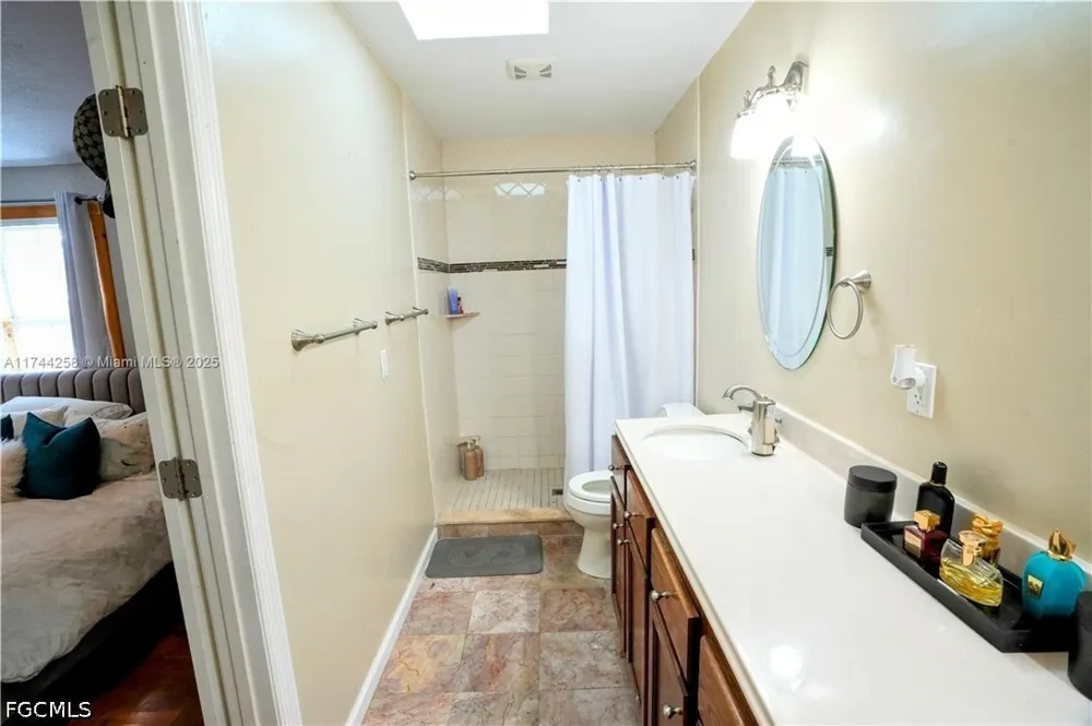 SE 8th Terrace Cape Coral, FL 33990