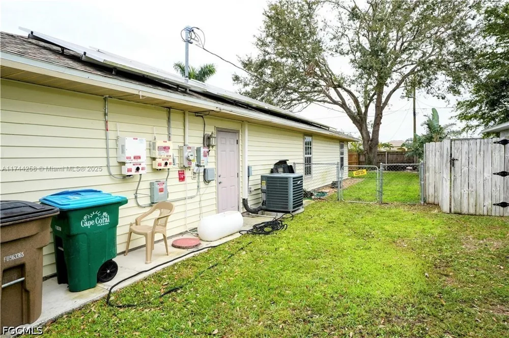 SE 8th Terrace Cape Coral, FL 33990
