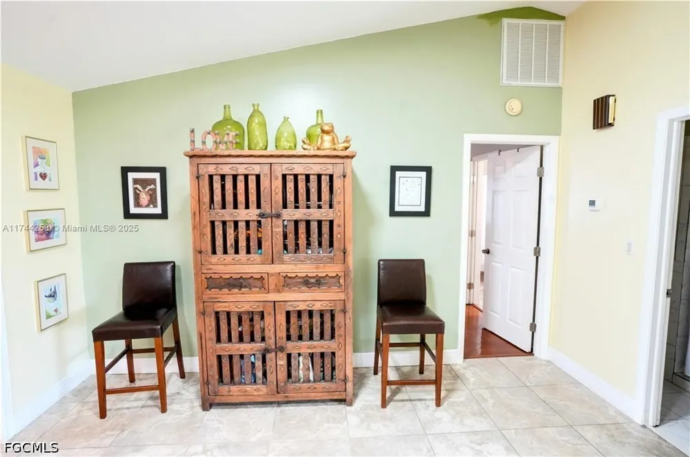 SE 8th Terrace Cape Coral, FL 33990