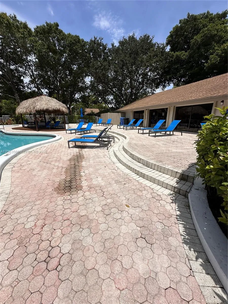 3032 S Oakland Forest Dr #2804 Oakland Park, FL 33309