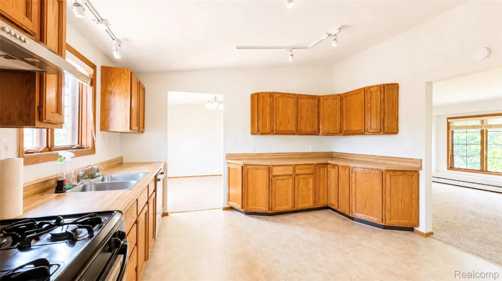 2232 London Bridge Drive #42 Rochester Hills City, MI 48307