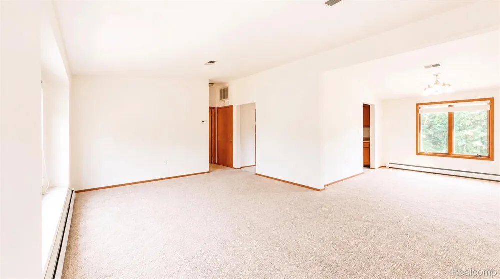 2232 London Bridge Drive #42 Rochester Hills City, MI 48307