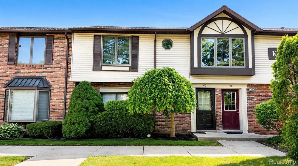 2232 London Bridge Drive #42 Rochester Hills City, MI 48307