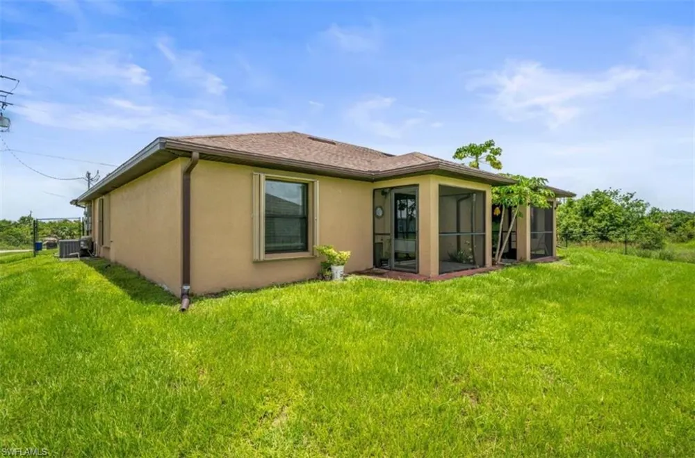 1530 Gretchen Avenue S Lehigh Acres, FL 33973