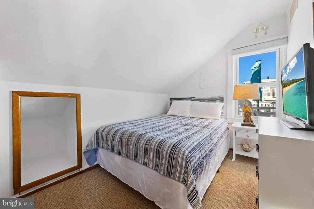 201 W SHIP BOTTOM AVENUE Ship Bottom, NJ 08008