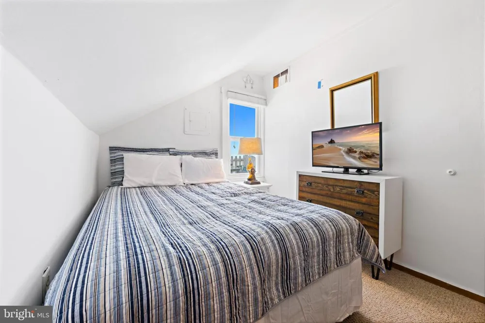 201 W SHIP BOTTOM AVENUE Ship Bottom, NJ 08008