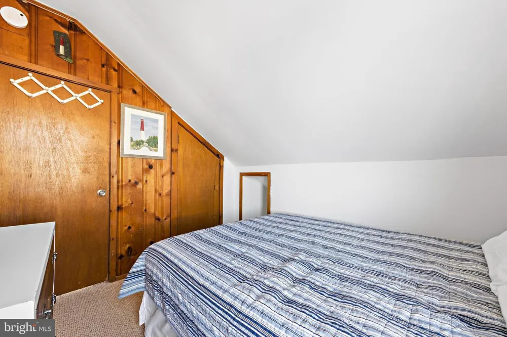 201 W SHIP BOTTOM AVENUE Ship Bottom, NJ 08008