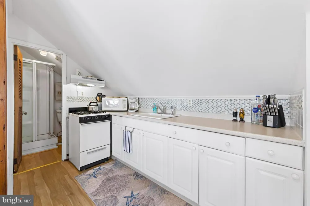 201 W SHIP BOTTOM AVENUE Ship Bottom, NJ 08008