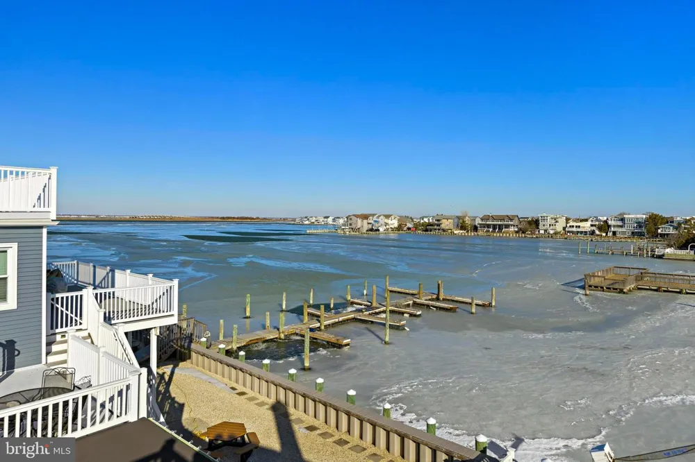 201 W SHIP BOTTOM AVENUE Ship Bottom, NJ 08008