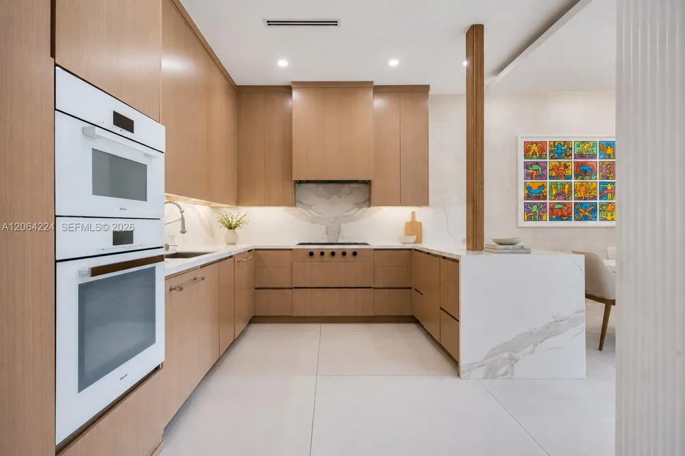 6203 Laguna Path N Miami Beach, FL 33141