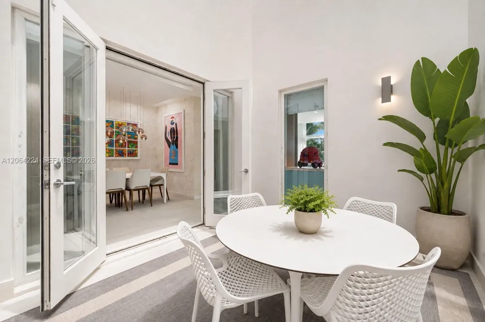 6203 Laguna Path N Miami Beach, FL 33141