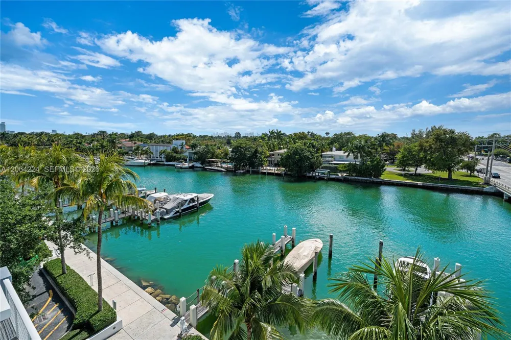 6203 Laguna Path N Miami Beach, FL 33141