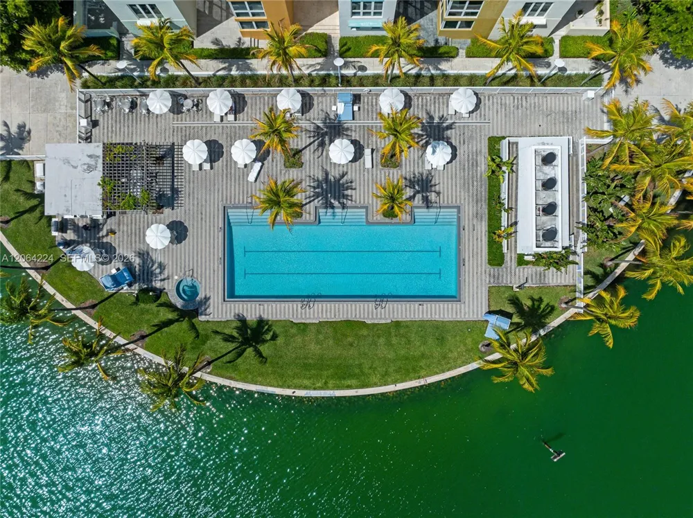 6203 Laguna Path N Miami Beach, FL 33141