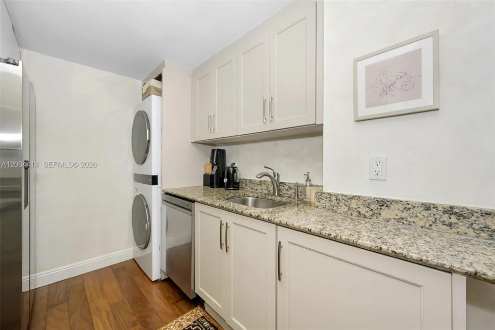 10275 Collins Ave #334 Bal Harbour, FL 33154