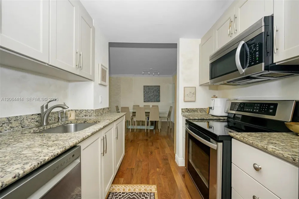 10275 Collins Ave #334 Bal Harbour, FL 33154