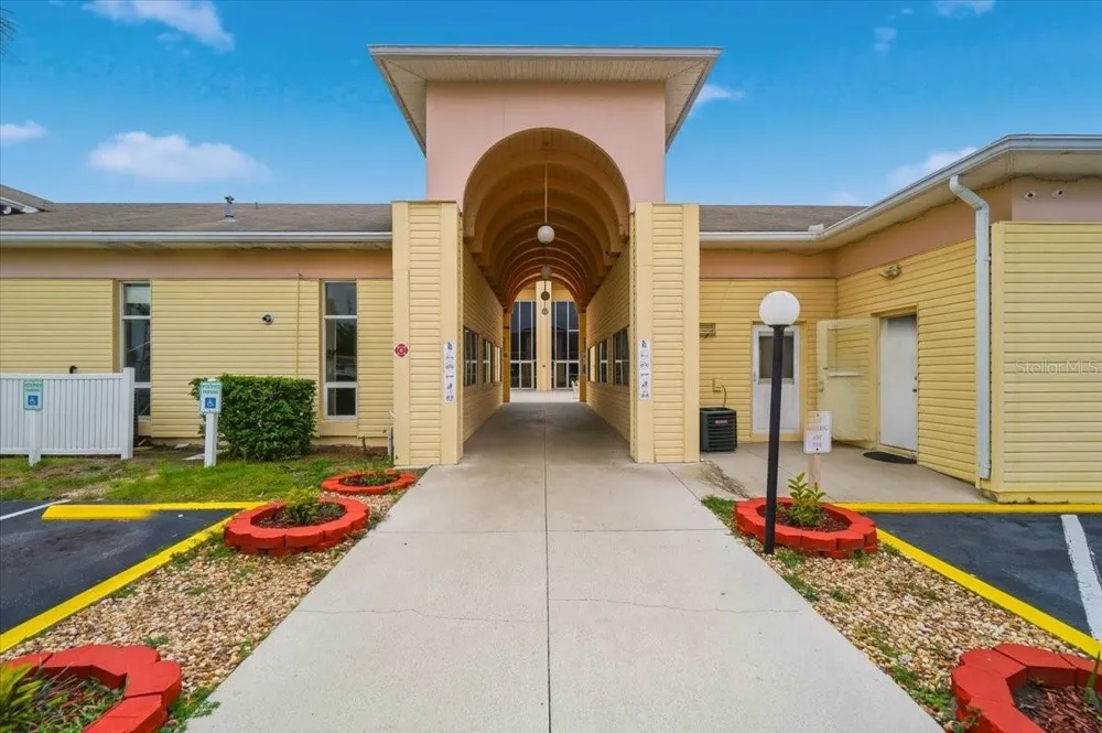 2237 CLUB CIRCLE Lake Wales, FL 33854