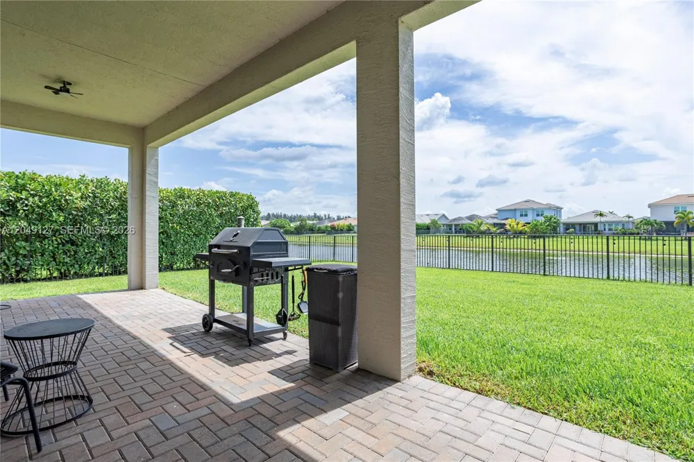 5850 Whippoorwill Cir Westlake, FL 33470