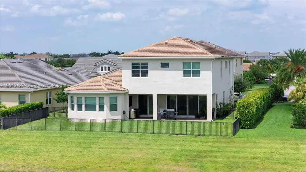 5850 Whippoorwill Cir Westlake, FL 33470