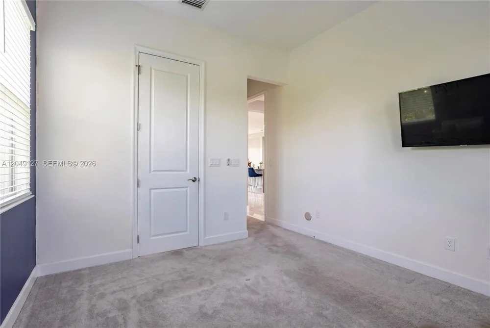 5850 Whippoorwill Cir Westlake, FL 33470