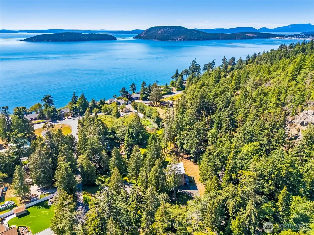 4333 Wildwood Lane Anacortes, WA 98221