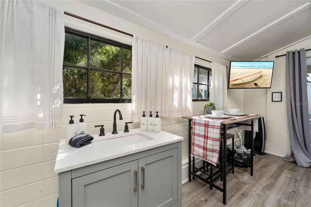 2007 CORNELL AVENUE Winter Park, FL 32789