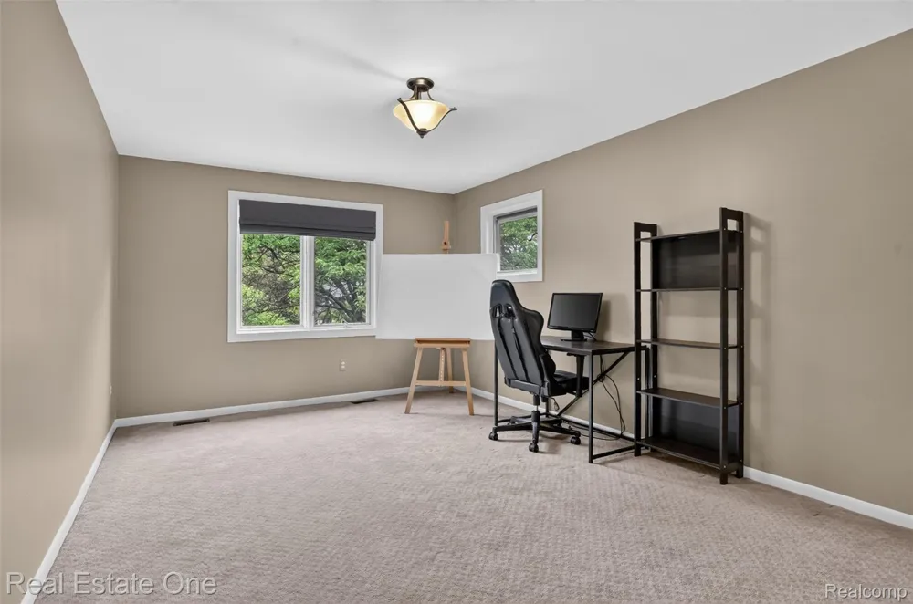 6730 Whiting Drive Troy City, MI 48098