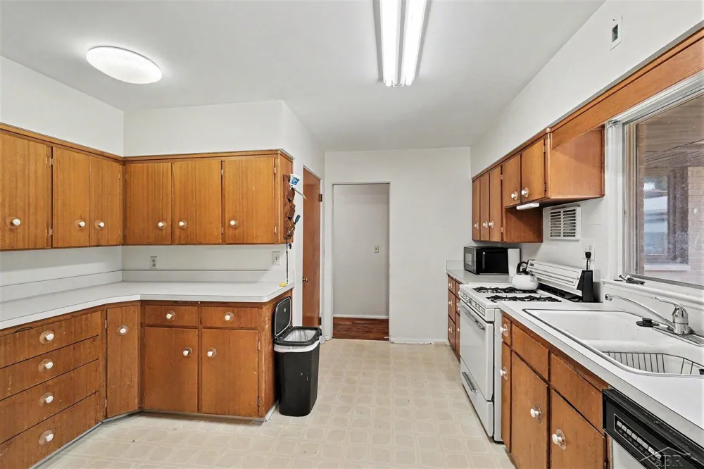 3 Northmoor Road Saginaw City, MI 48602