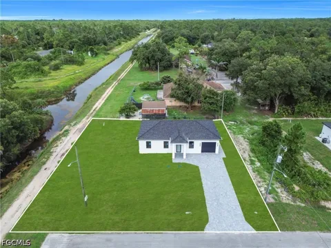 Hibiscus Avenue