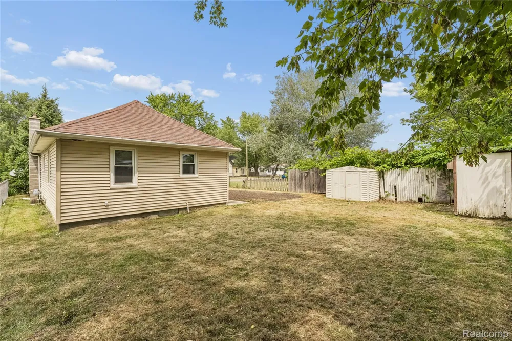 1470 Donovan Street Burton City, MI 48529