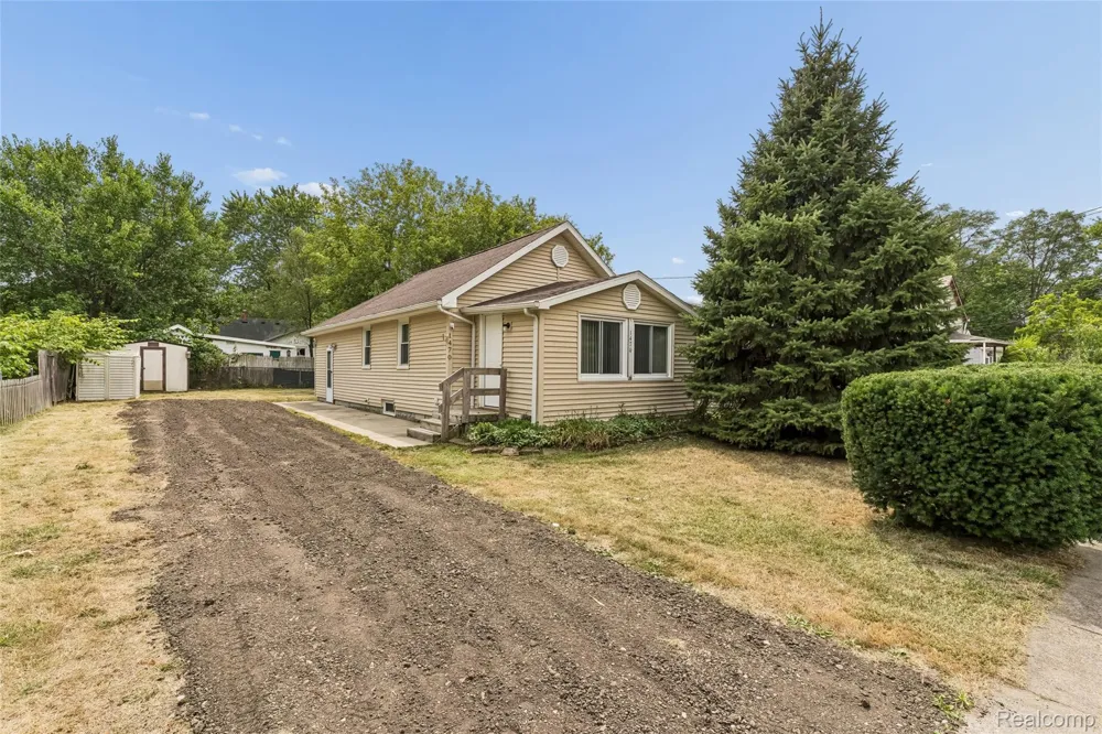 1470 Donovan Street Burton City, MI 48529
