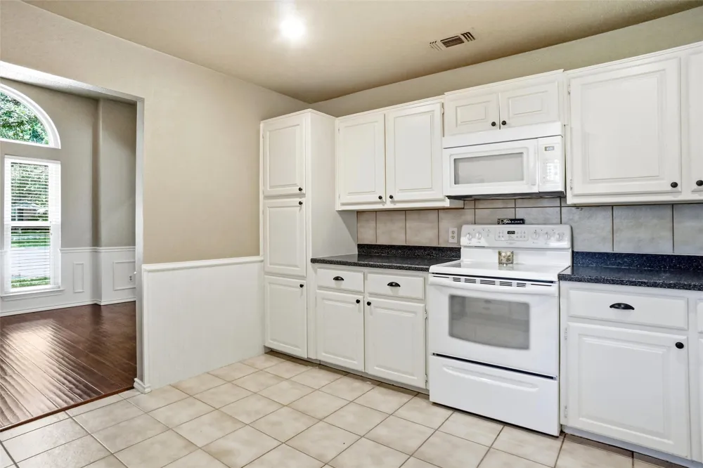 1321 Oak Harbor Boulevard Azle, TX 76020