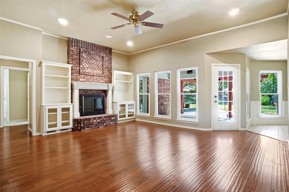1321 Oak Harbor Boulevard Azle, TX 76020