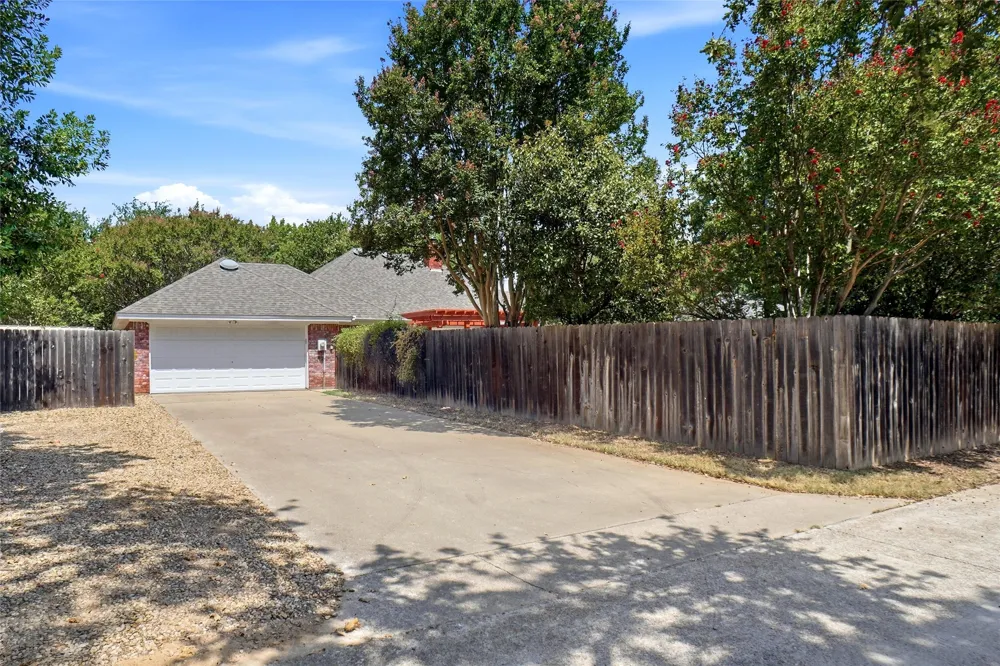 1321 Oak Harbor Boulevard Azle, TX 76020