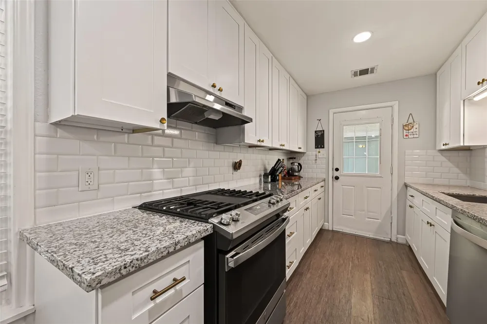 3315 Walsh Street Bayview, TX 77518
