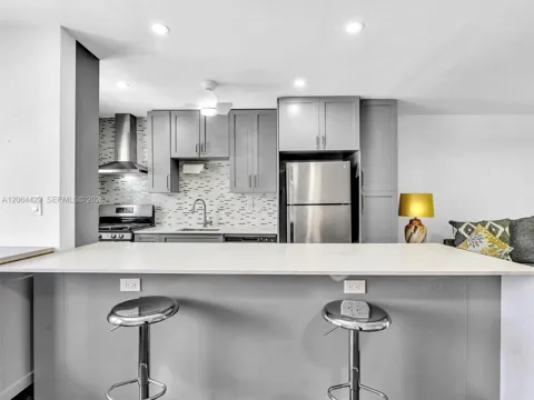 15 NW 204th St #30