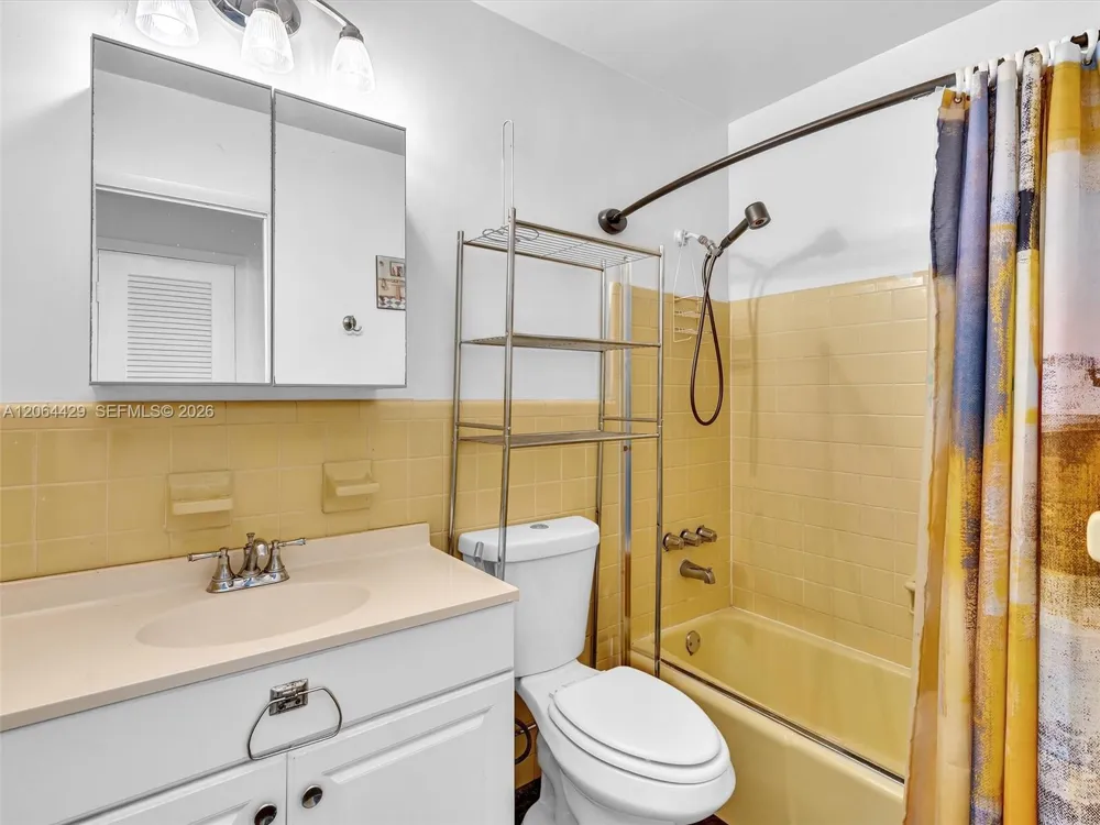 15 NW 204th St #30 Miami Gardens, FL 33169