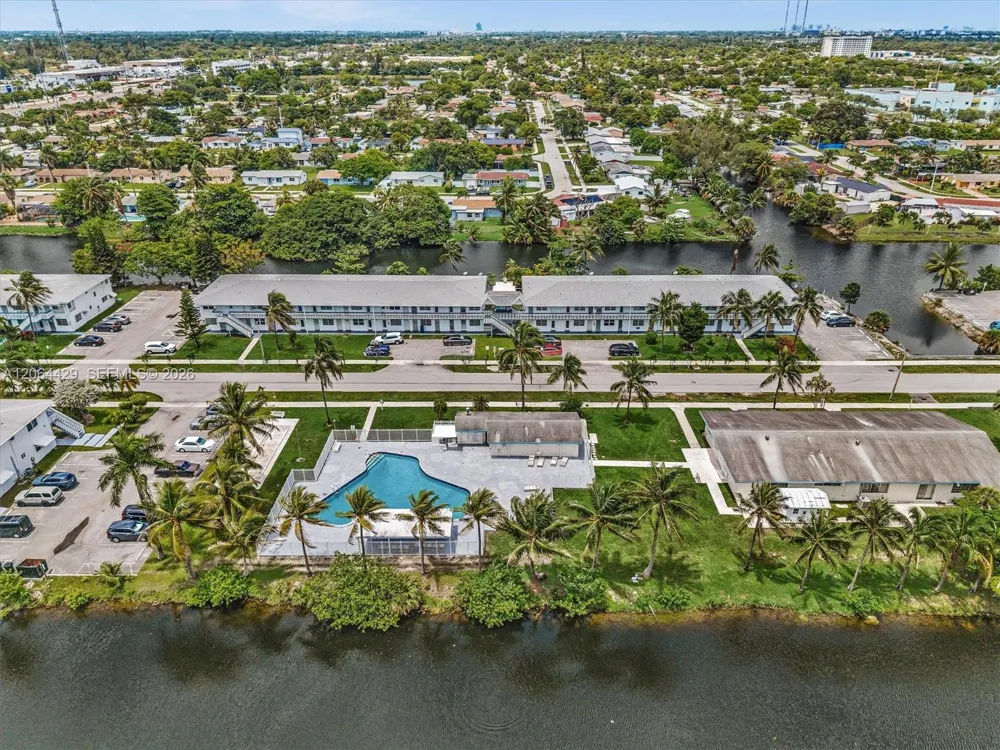 15 NW 204th St #30 Miami Gardens, FL 33169
