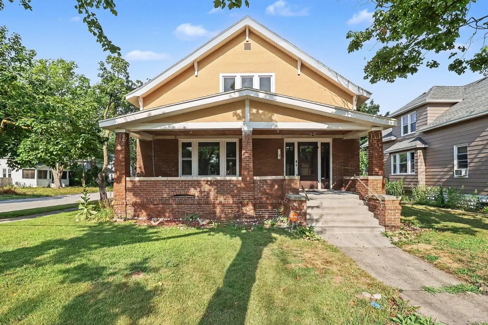 1607 6th Street Muskegon, MI 49441