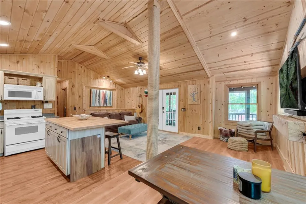 185 Pope Dickson Lane Clarkesville, GA 30523