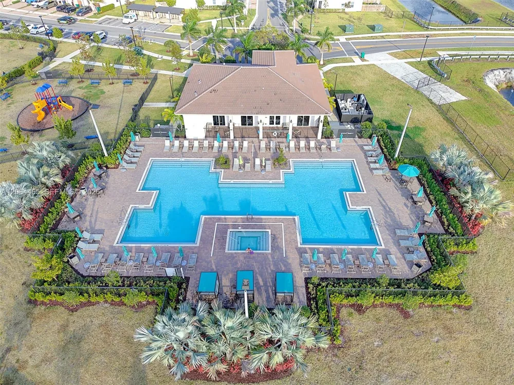12121 NW 23rd Ct Miami, FL 33167