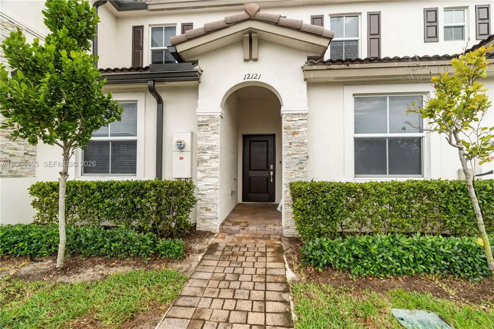 12121 NW 23rd Ct Miami, FL 33167