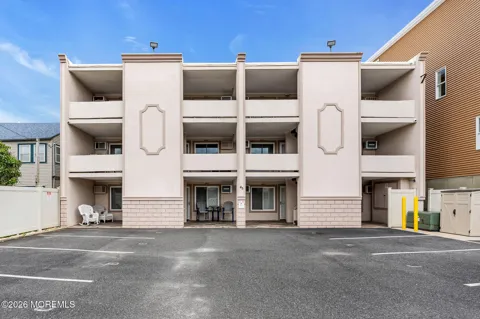 45 Sampson Avenue #4