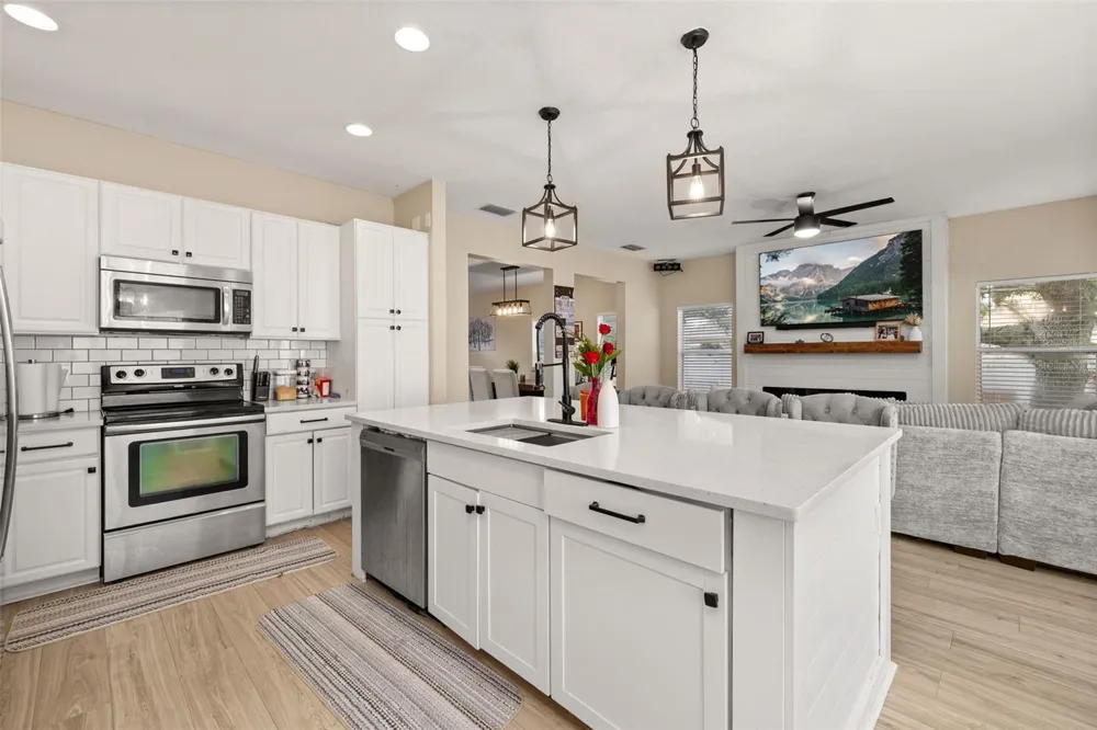 1404 SWAINSON COURT Orlando, FL 32837