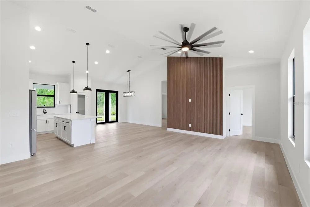 7224 GRANADA BOULEVARD Sebring, FL 33872