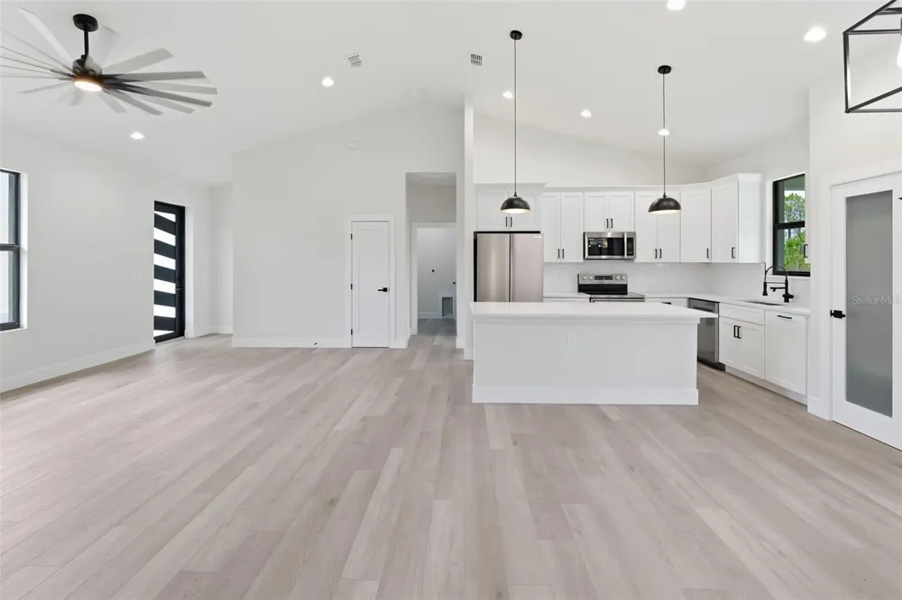 7224 GRANADA BOULEVARD Sebring, FL 33872