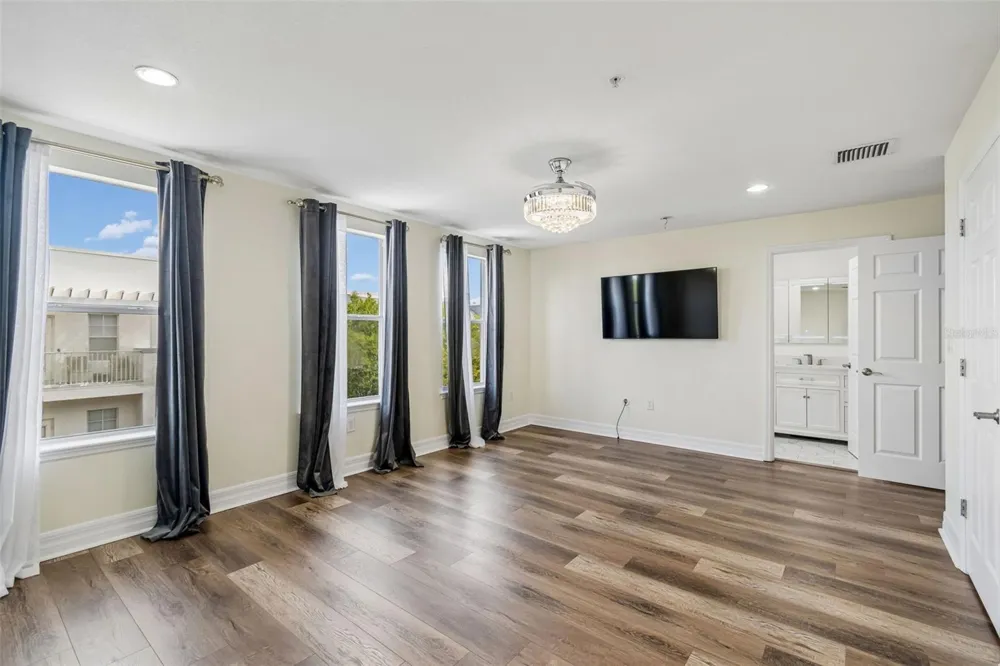 4516 BAY SPRING COURT Tampa, FL 33611