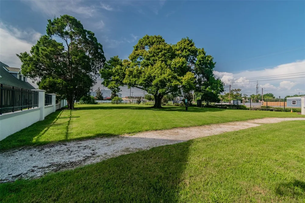 4516 BAY SPRING COURT Tampa, FL 33611
